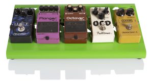 GPB-LAK-GR - Green Aluminum Pedal Board; Small w/ Carry Bag