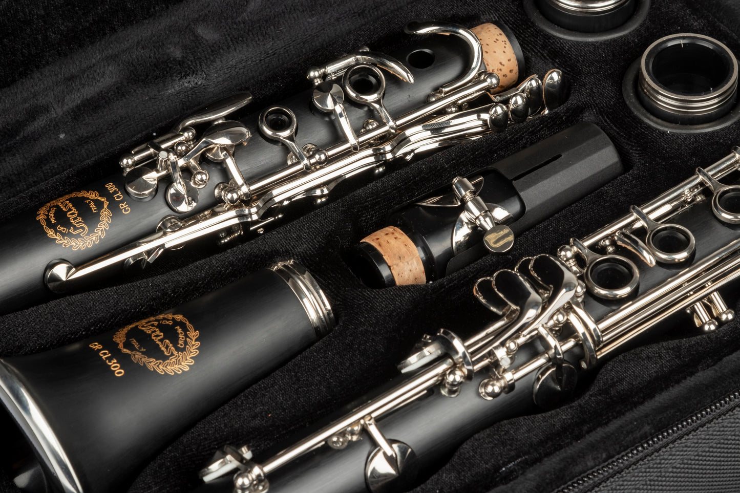 Grassi GR CL300 Clarinet in B&#9837; 17 Keys Pisoni Pads ABS Body Wood Like Finish Black (Master Series)