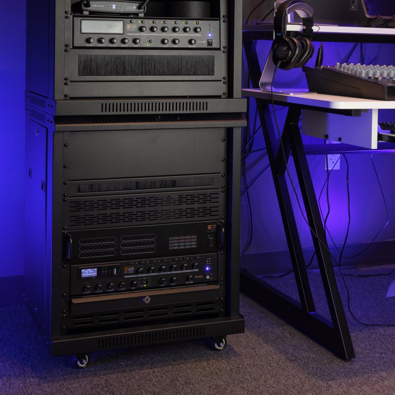 OS WS7500W SM WorkstationP65 Reach White