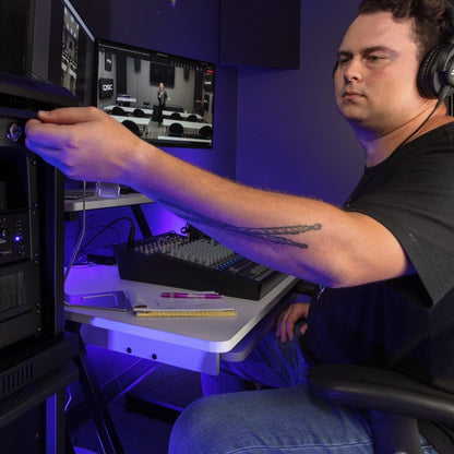 OS WS7500W SM WorkstationP65 Reach White