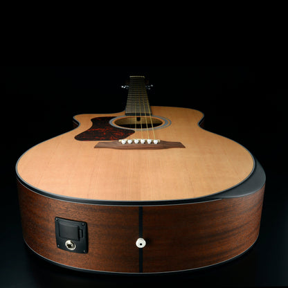 G550RCEL Natura Solid Spruce Top Left-Handed Armrest Grand Auditorium Acoustic Cutaway-Electric - Open Pore Satin Natural