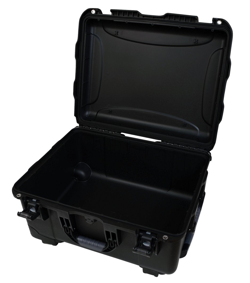 Black injection molded case with pullout handle, inline wheels, and Interior dims 20.5" x 15.3" x 10.1". NO FOAM